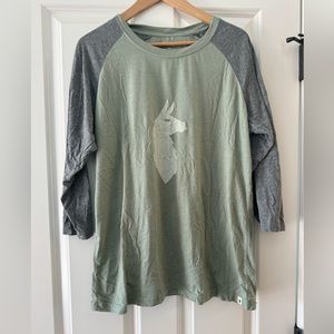 Cotopaxi Baseball shirt never worn grey/olive green size XL, Organic Cotton